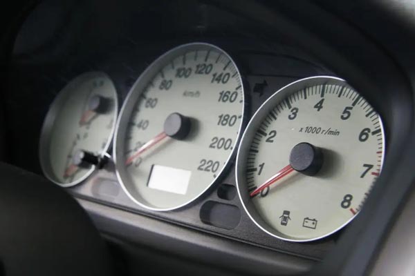 汽車標識logo都是如何進行打標的？答案是用激光打標機！(圖1)